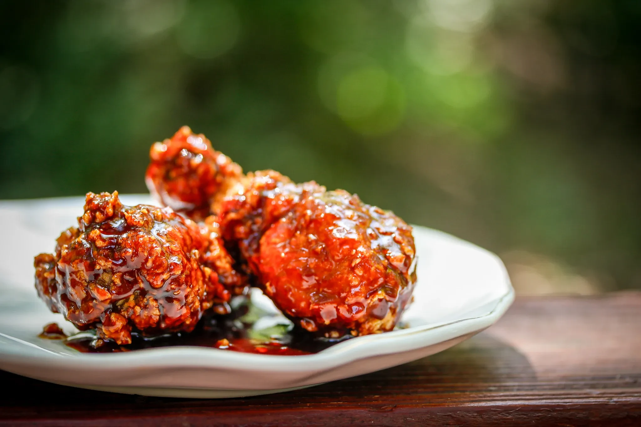 Glazed fried chicken with rich sauce